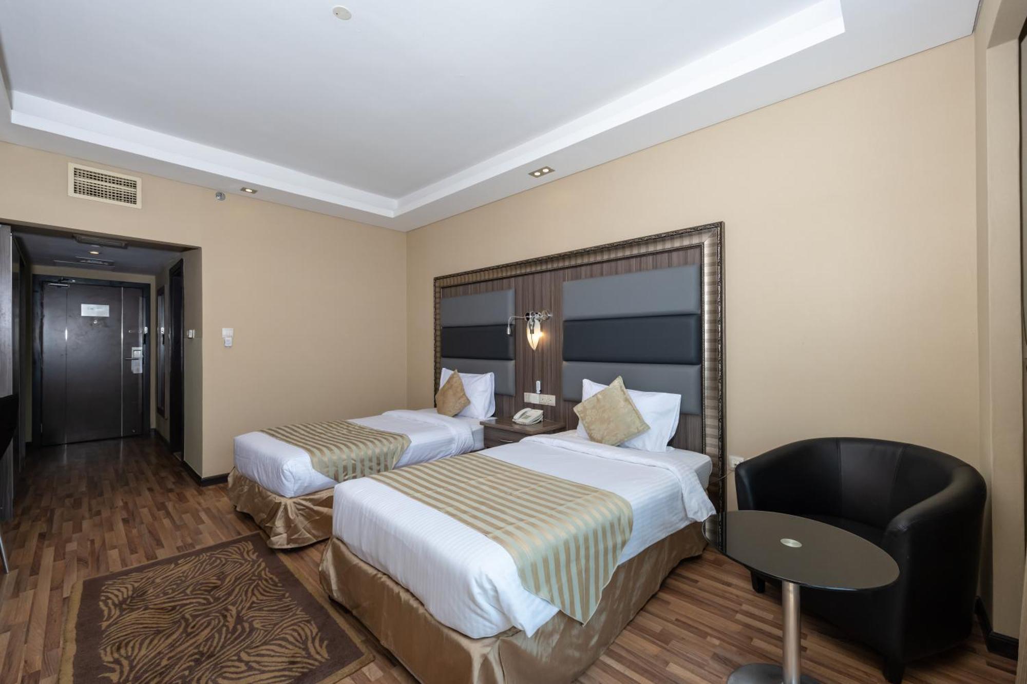Pearl Swiss Hotel Dubai Exterior foto